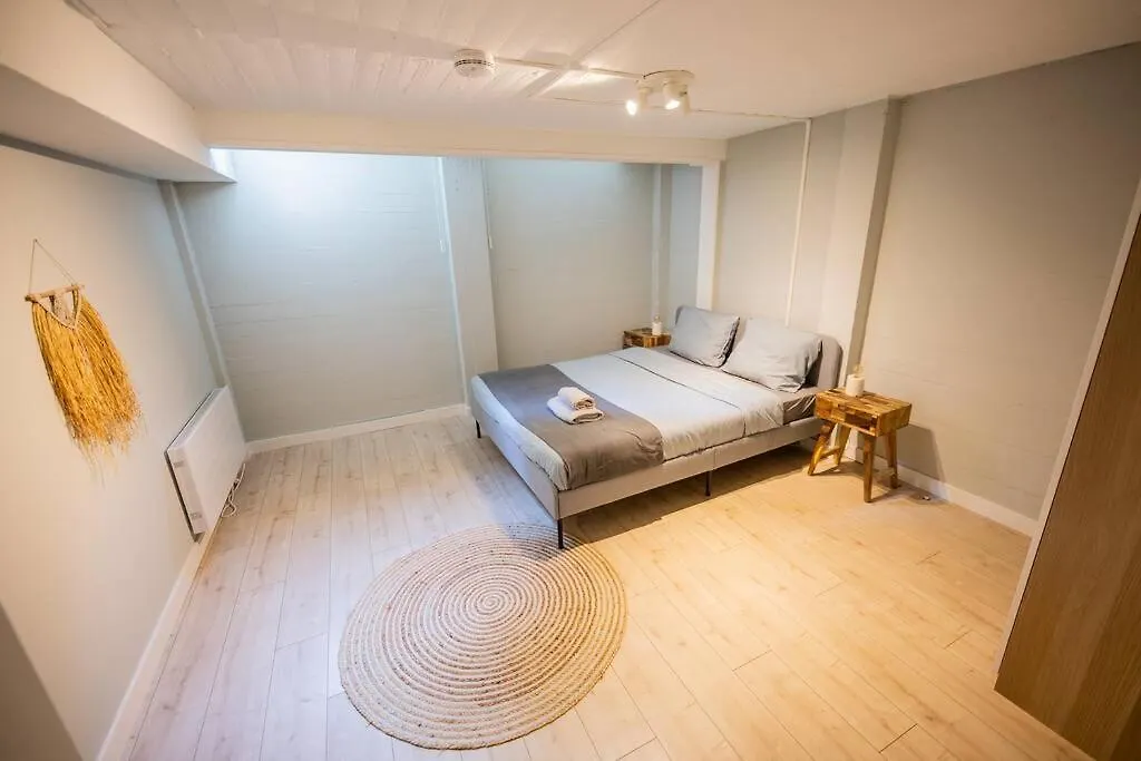 Tastefully 2 Bedroom Serviced Apartment 76M2 -Kb22- Rotterdam 0*,