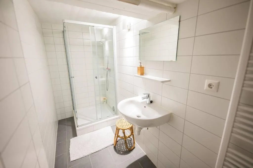 Tastefully 2 Bedroom Serviced Apartment 76M2 -Kb22- Rotterdam Netherlands